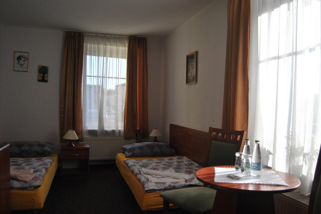 Przy Zelaznym Moscie Bed & Breakfast Kłodzko Rom bilde